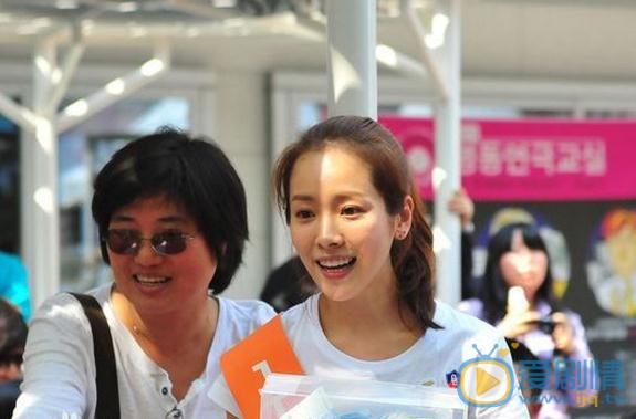 韩志旼公益照 韩志旼高清写真_韩志旼高清剧照