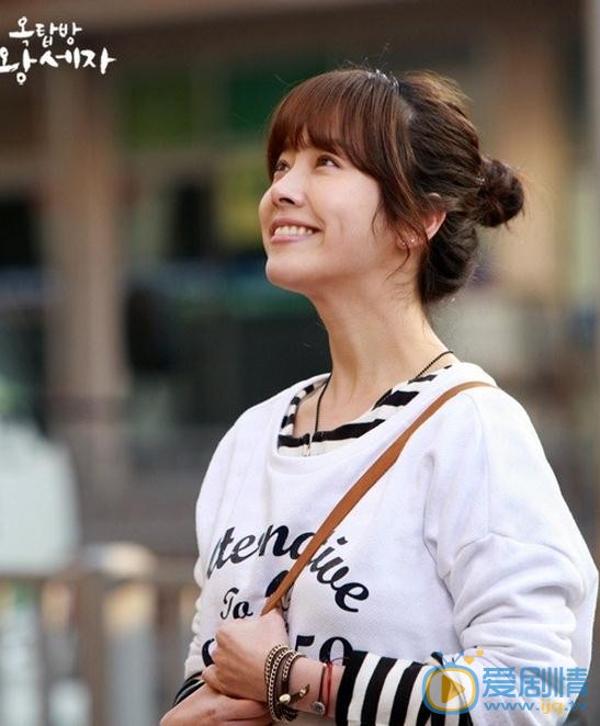 韩志旼《屋塔房王世子》剧照 韩志旼高清写真_韩志旼高清剧照