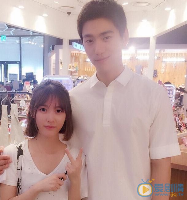 盛骏与人合照 盛骏高清写真_盛骏高清剧照
