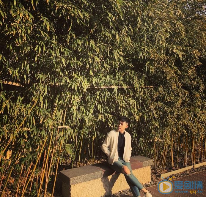 刘文翰街拍旅行照 刘文翰高清写真_刘文翰高清剧照