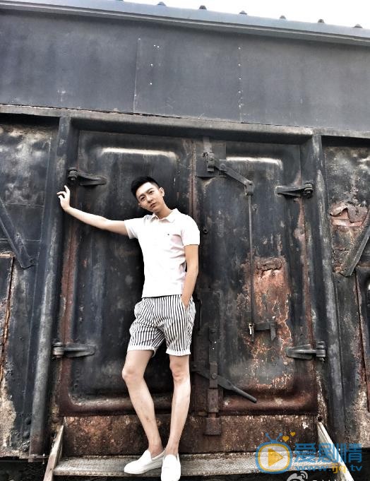 刘文翰街拍旅行照 刘文翰高清写真_刘文翰高清剧照