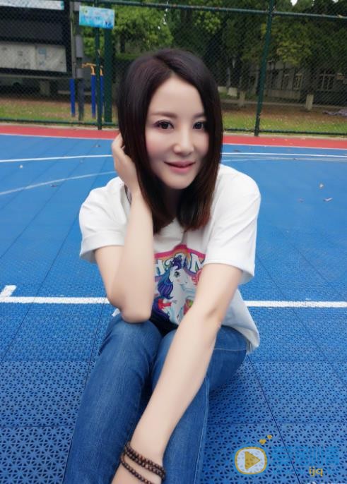 陶红夏日街拍 陶红高清写真_陶红高清剧照