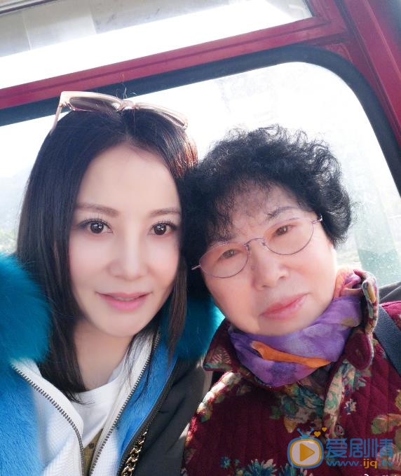 陶红家人合照 陶红家人合照