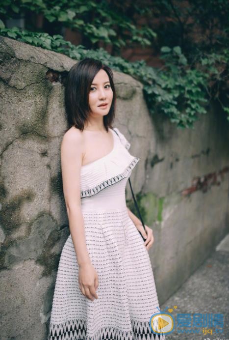 陶红夏日街拍 陶红高清写真_陶红高清剧照