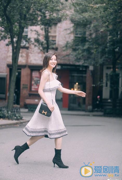 陶红夏日街拍 陶红高清写真_陶红高清剧照