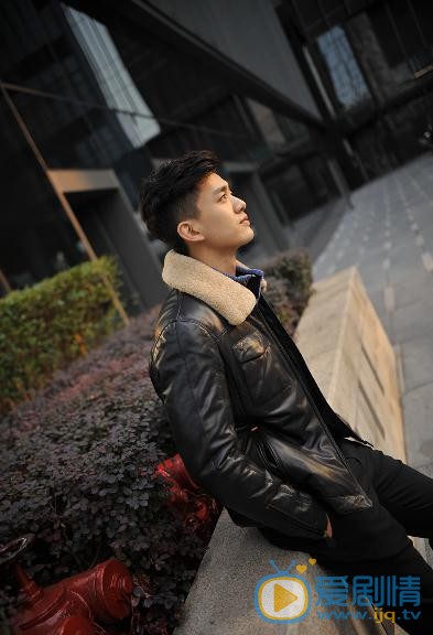 易大千街拍写真 易大千高清写真_易大千高清剧照