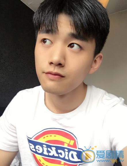 易大千生活照 易大千高清写真_易大千高清剧照