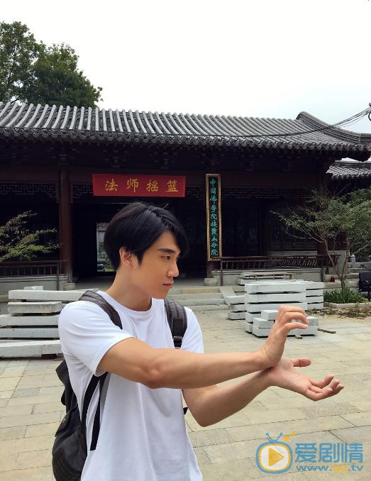 王蕴凡旅行照 王蕴凡高清写真_王蕴凡高清剧照