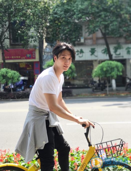 王蕴凡旅行照 王蕴凡高清写真_王蕴凡高清剧照