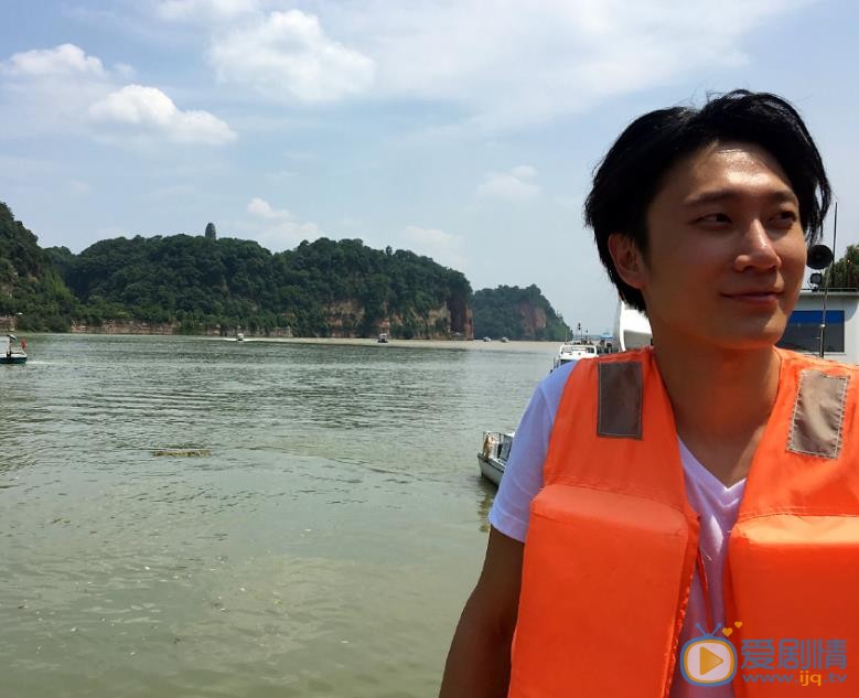 王蕴凡旅行照 王蕴凡高清写真_王蕴凡高清剧照