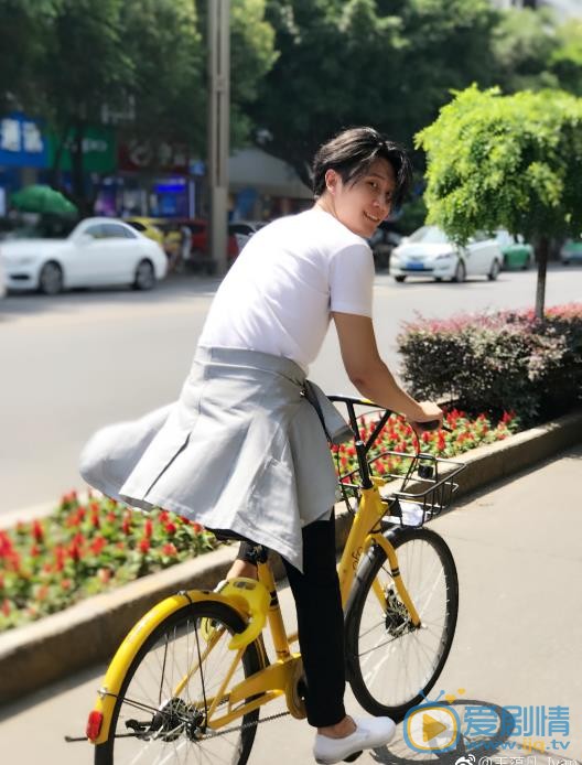 王蕴凡旅行照 王蕴凡高清写真_王蕴凡高清剧照