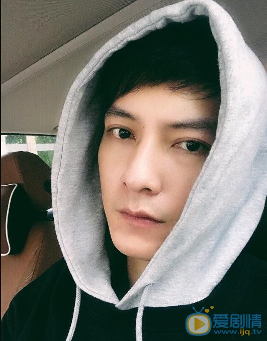 冯铭潮生活照 冯铭潮高清写真_冯铭潮高清剧照