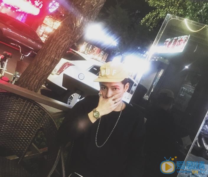 冯铭潮生活照 冯铭潮高清写真_冯铭潮高清剧照