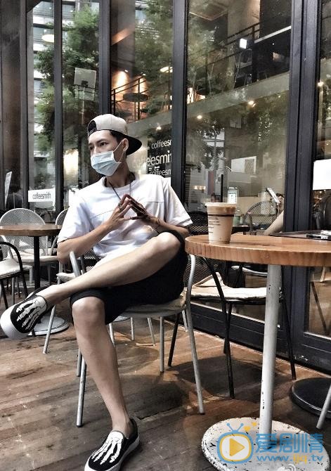 冯铭潮生活照 冯铭潮高清写真_冯铭潮高清剧照