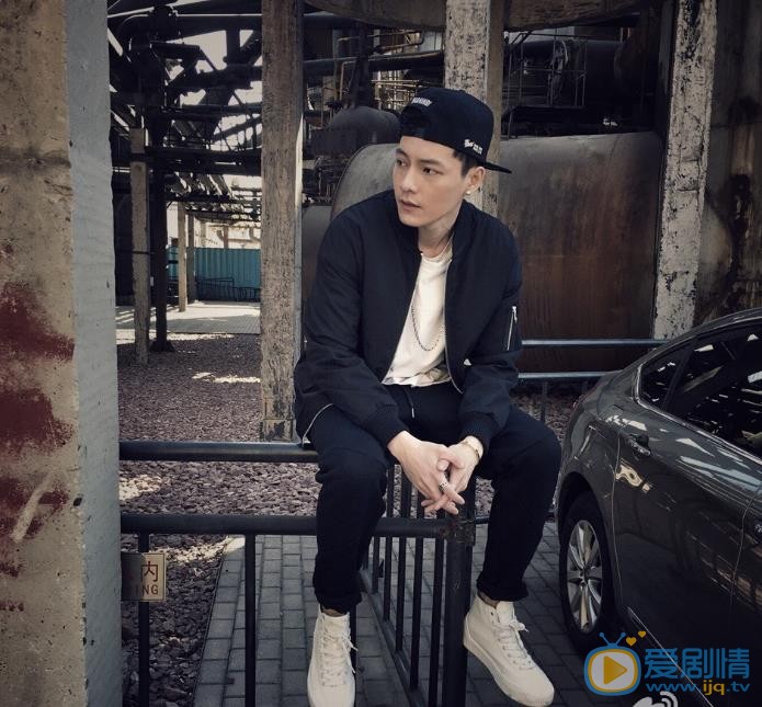 冯铭潮时尚街拍 冯铭潮高清写真_冯铭潮高清剧照