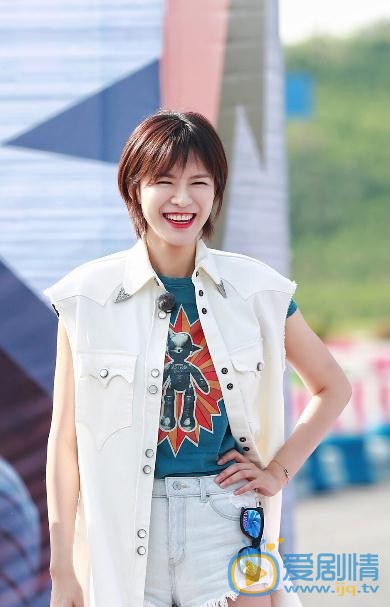 李艾生活照 李艾高清写真_李艾高清剧照