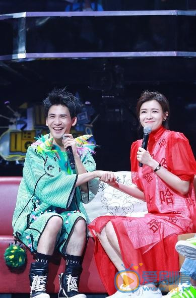 李艾《嗨唱》节目照 李艾高清写真_李艾高清剧照