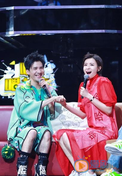 李艾《嗨唱》节目照 李艾高清写真_李艾高清剧照