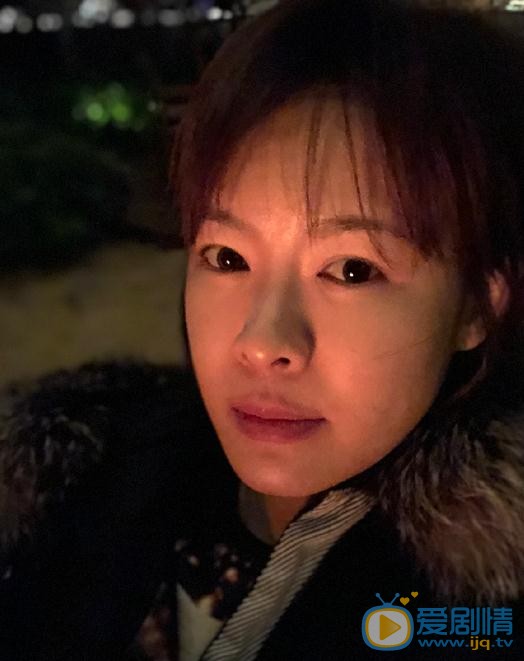 李艾生活照 李艾高清写真_李艾高清剧照