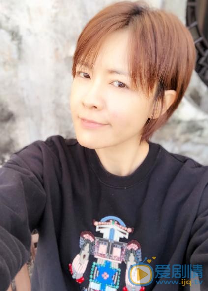 李艾生活照 李艾高清写真_李艾高清剧照