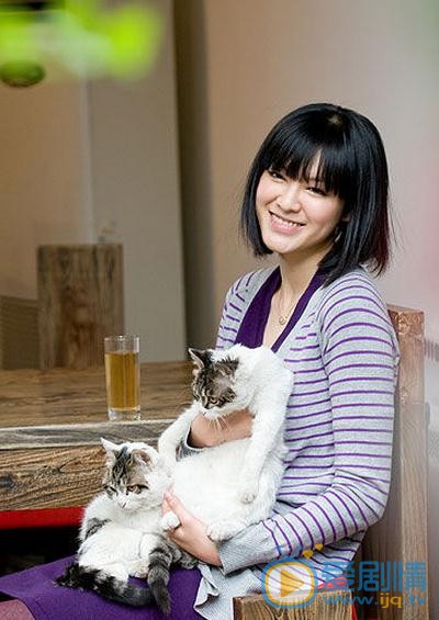 李艾街拍写真 李艾高清写真_李艾高清剧照