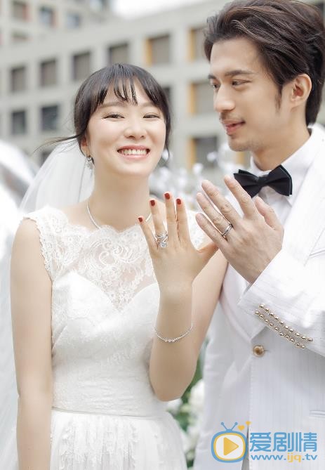 范玮结婚照 范玮和黄璐结婚照