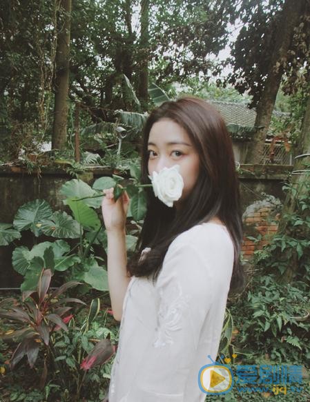 戚砚笛生活照 戚砚笛高清写真_戚砚笛高清剧照