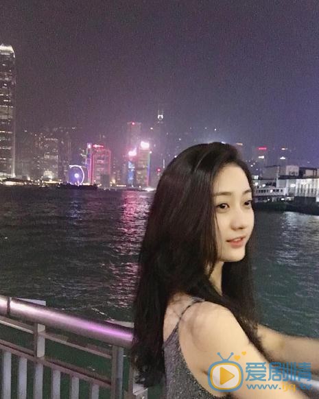 戚砚笛生活照 戚砚笛高清写真_戚砚笛高清剧照