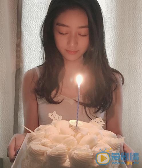 戚砚笛生活照 戚砚笛高清写真_戚砚笛高清剧照