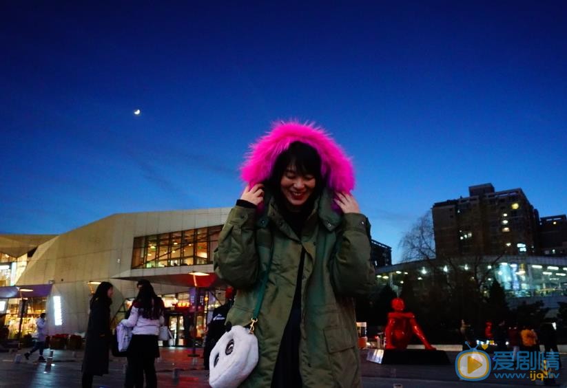 黄璐冬日街拍照 黄璐高清写真_黄璐高清剧照