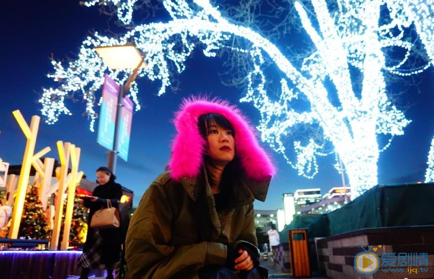 黄璐冬日街拍照 黄璐高清写真_黄璐高清剧照