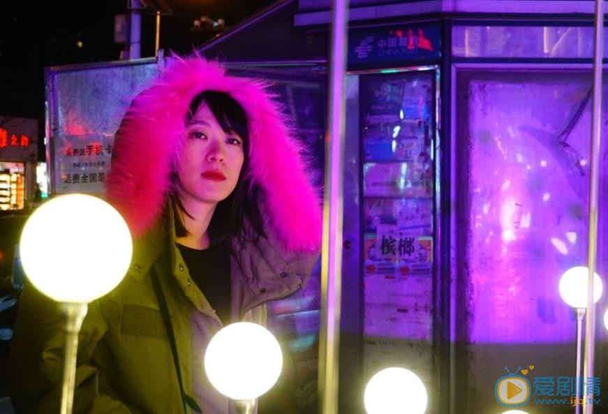 黄璐冬日街拍照 黄璐高清写真_黄璐高清剧照