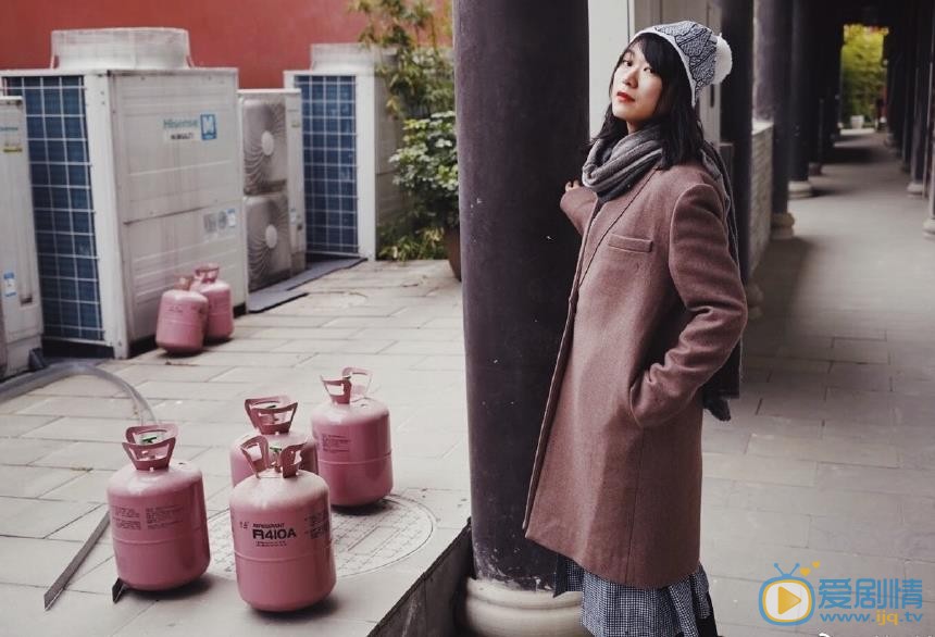 黄璐冬日街拍照 黄璐高清写真_黄璐高清剧照