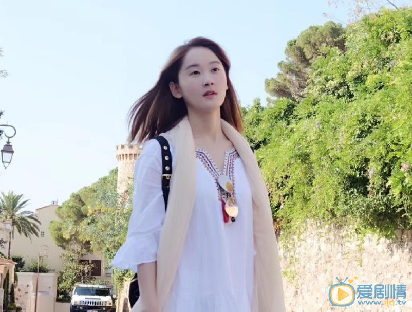 李小晶时尚街拍 李小晶高清写真_李小晶高清剧照