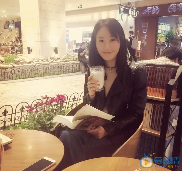 李小晶生活照 李小晶高清写真_李小晶高清剧照