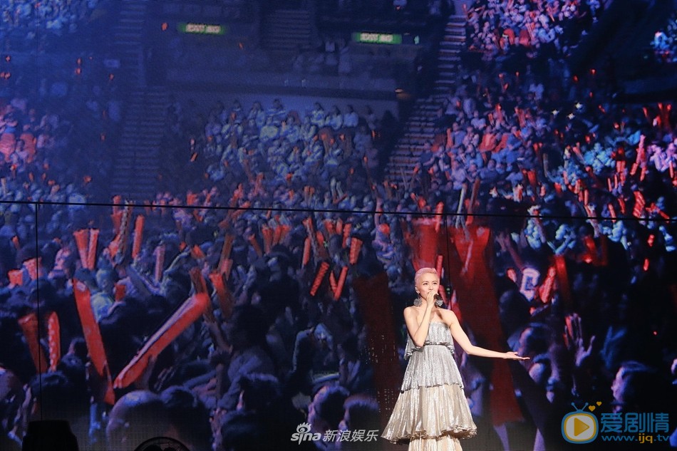 梁咏琪演唱会造型 梁咏琪高清写真_梁咏琪高清剧照