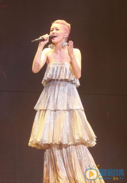 梁咏琪演唱会造型 梁咏琪高清写真_梁咏琪高清剧照