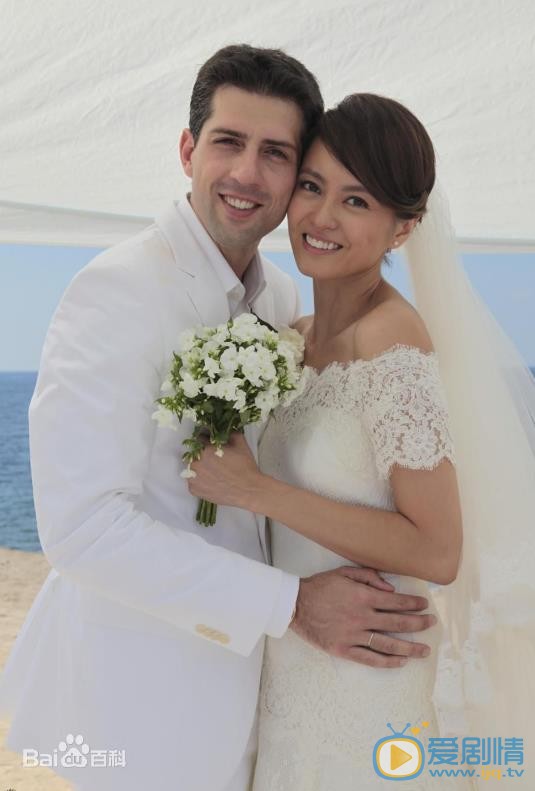 梁咏琪结婚照 结婚照