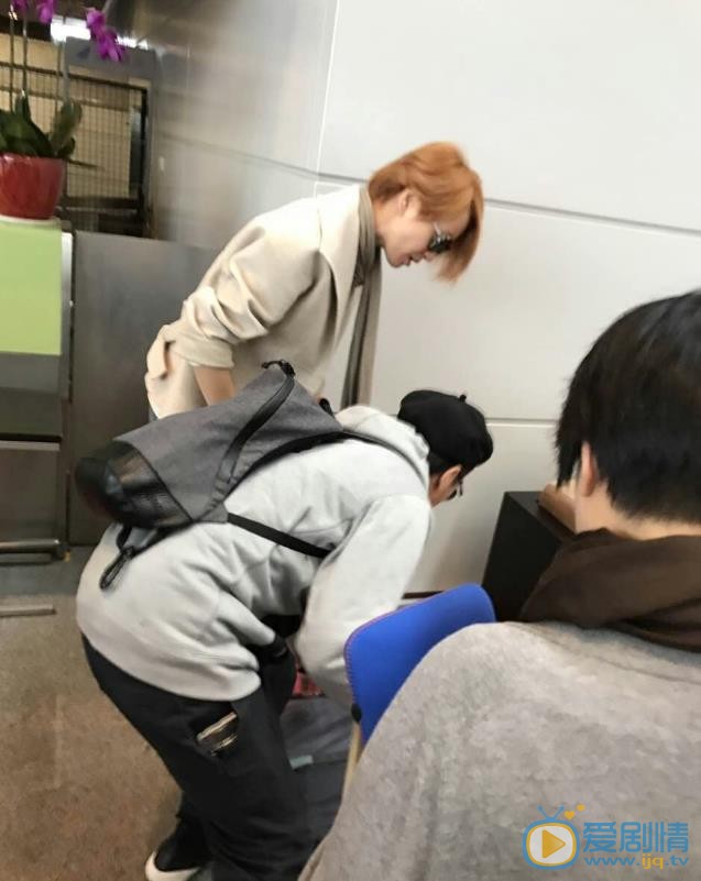 梁咏琪机场路透照 梁咏琪高清写真_梁咏琪高清剧照