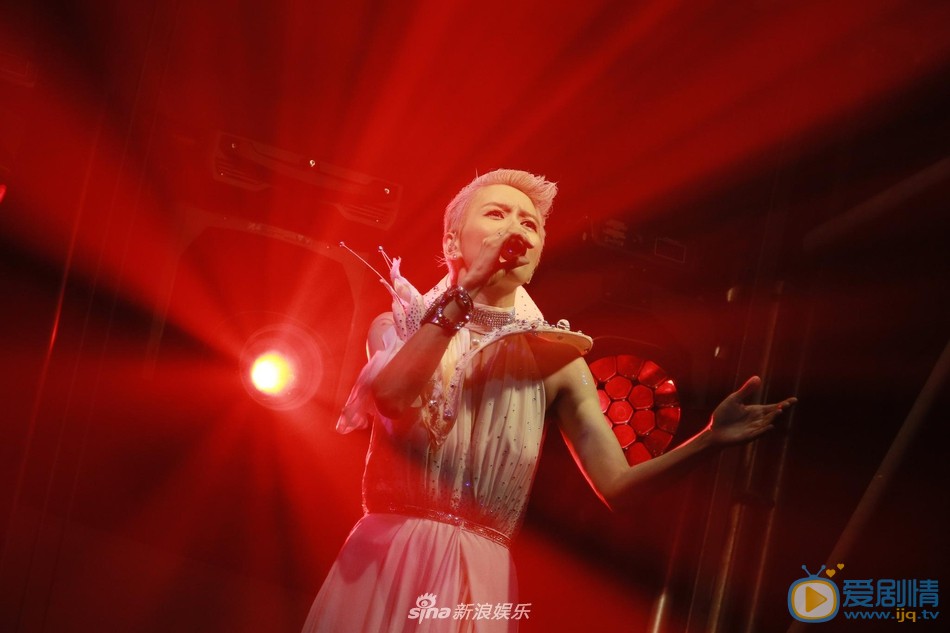 梁咏琪演唱会造型 梁咏琪高清写真_梁咏琪高清剧照
