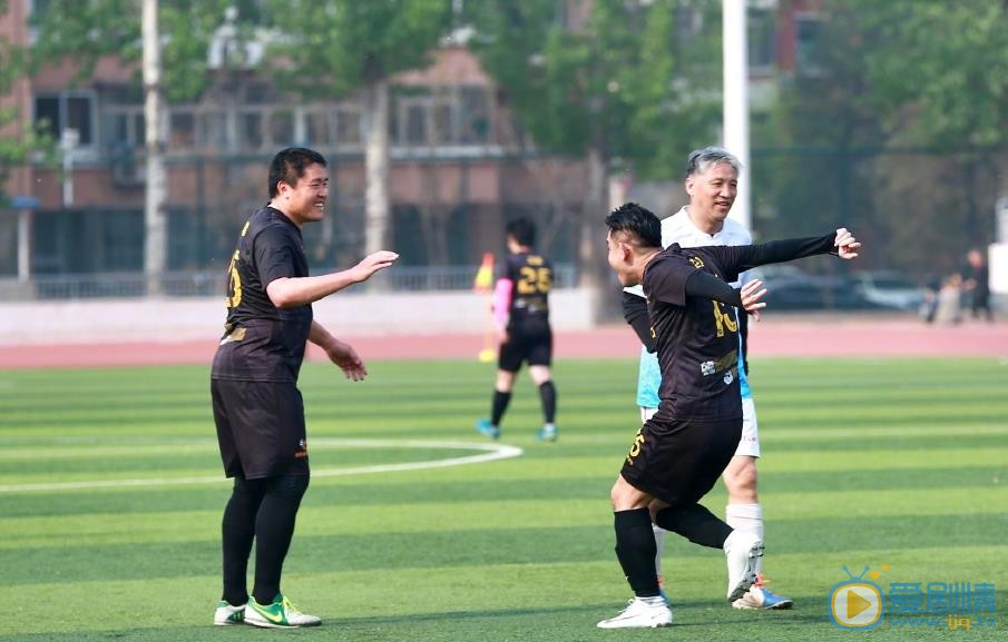 李响足球比赛运动 李响高清写真_李响高清剧照