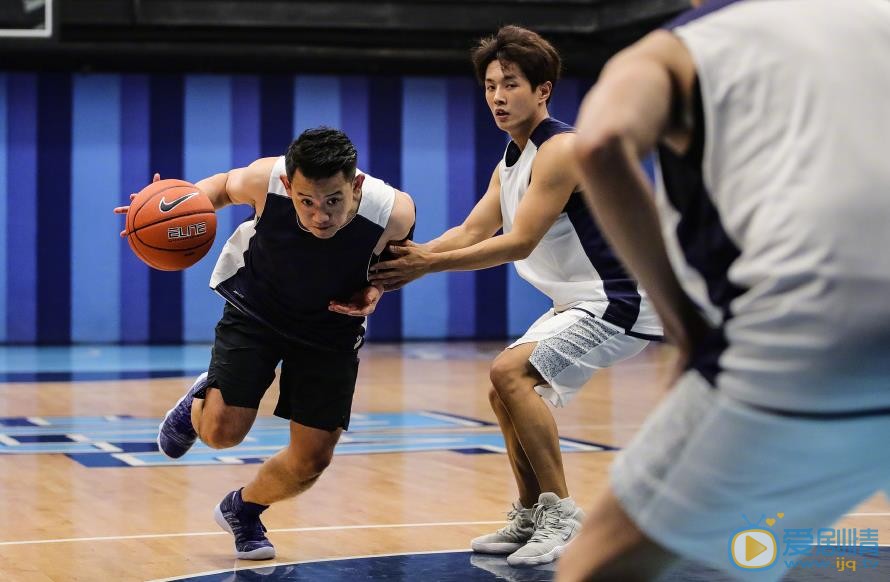 李响足球比赛运动 李响高清写真_李响高清剧照