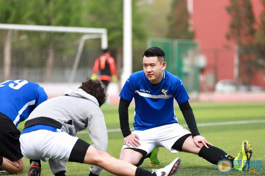 李响足球比赛运动 李响高清写真_李响高清剧照