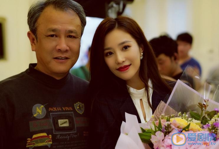 邱箫婵与人合照 邱箫婵高清写真_邱箫婵高清剧照