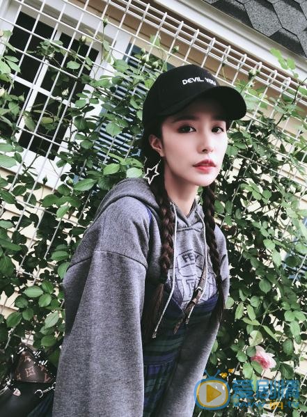 邱箫婵街拍写真 邱箫婵高清写真_邱箫婵高清剧照