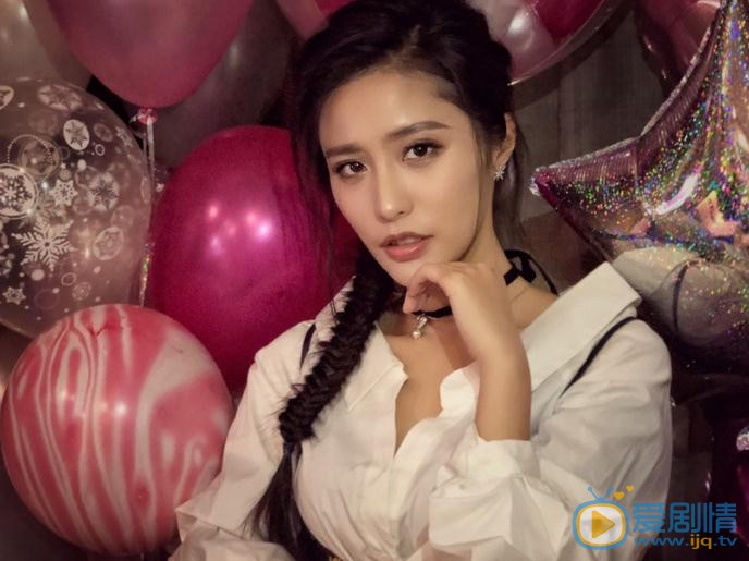 邱箫婵与人合照 邱箫婵高清写真_邱箫婵高清剧照