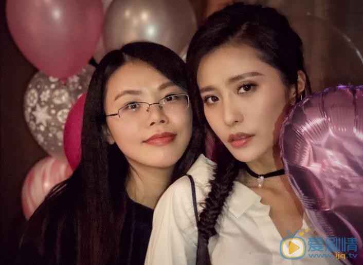 邱箫婵与人合照 邱箫婵高清写真_邱箫婵高清剧照
