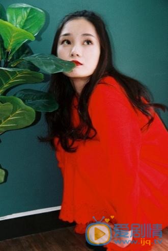 馨子红色写真 馨子高清写真_馨子高清剧照
