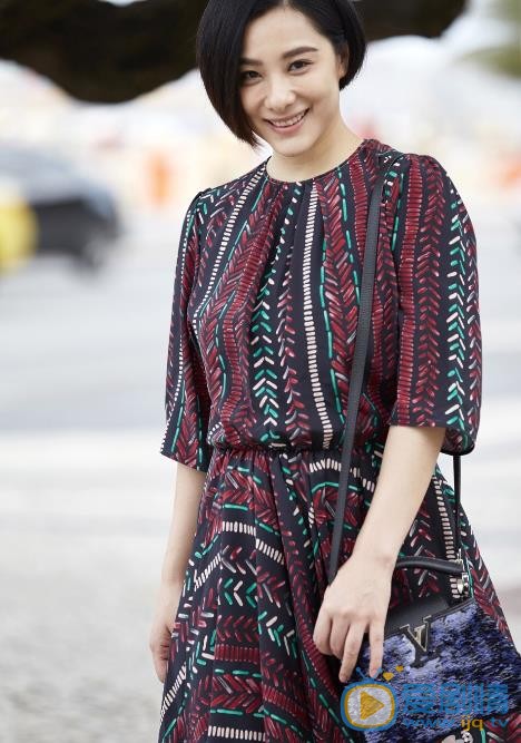 刘璇靓丽街拍 刘璇高清写真_刘璇高清剧照