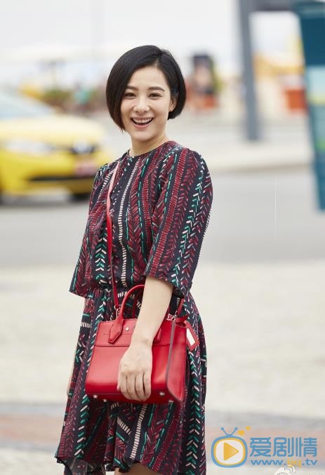 刘璇靓丽街拍 刘璇高清写真_刘璇高清剧照